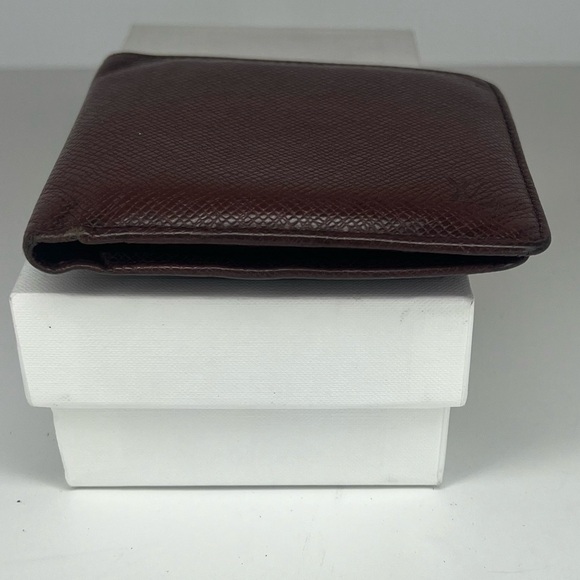 🤎Louis Vuitton Brown Taiga Leather Bifold Wallet | PRELOVED!!🤎 - Picture 4 of 13